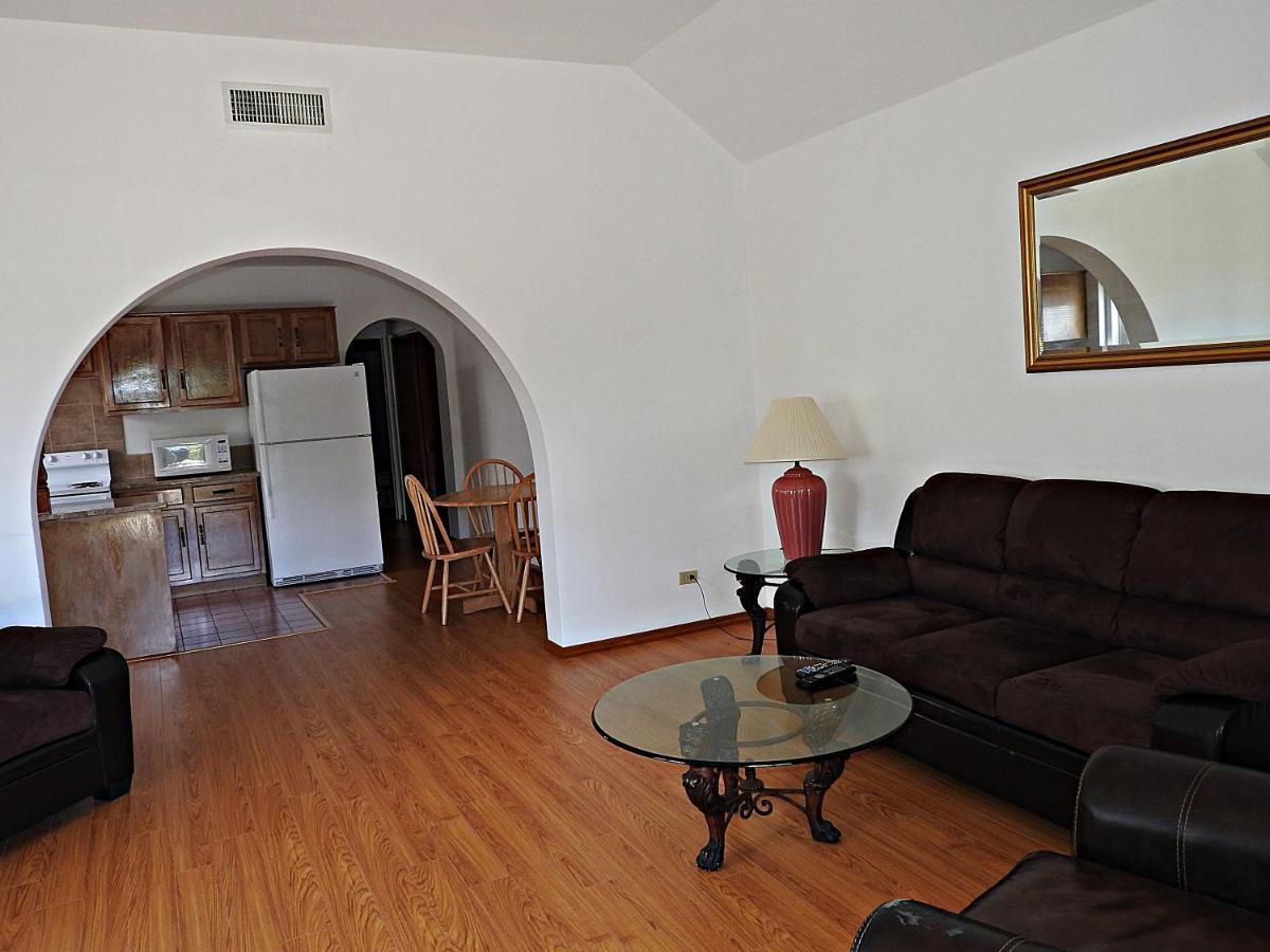 Windsong Guest Apartments Pembroke Dış mekan fotoğraf