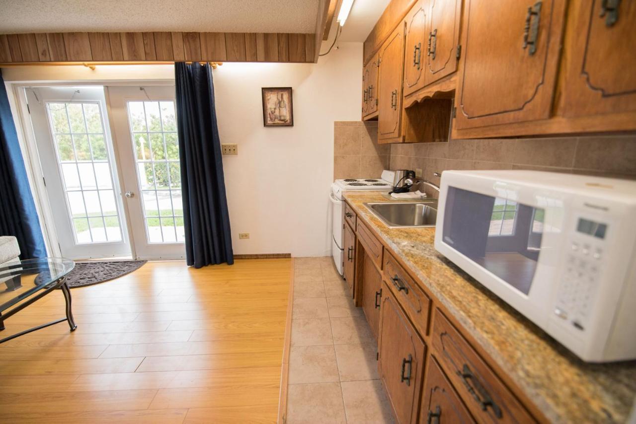 Windsong Guest Apartments Pembroke Dış mekan fotoğraf
